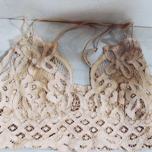 Elegant Lace Bralette in Cream